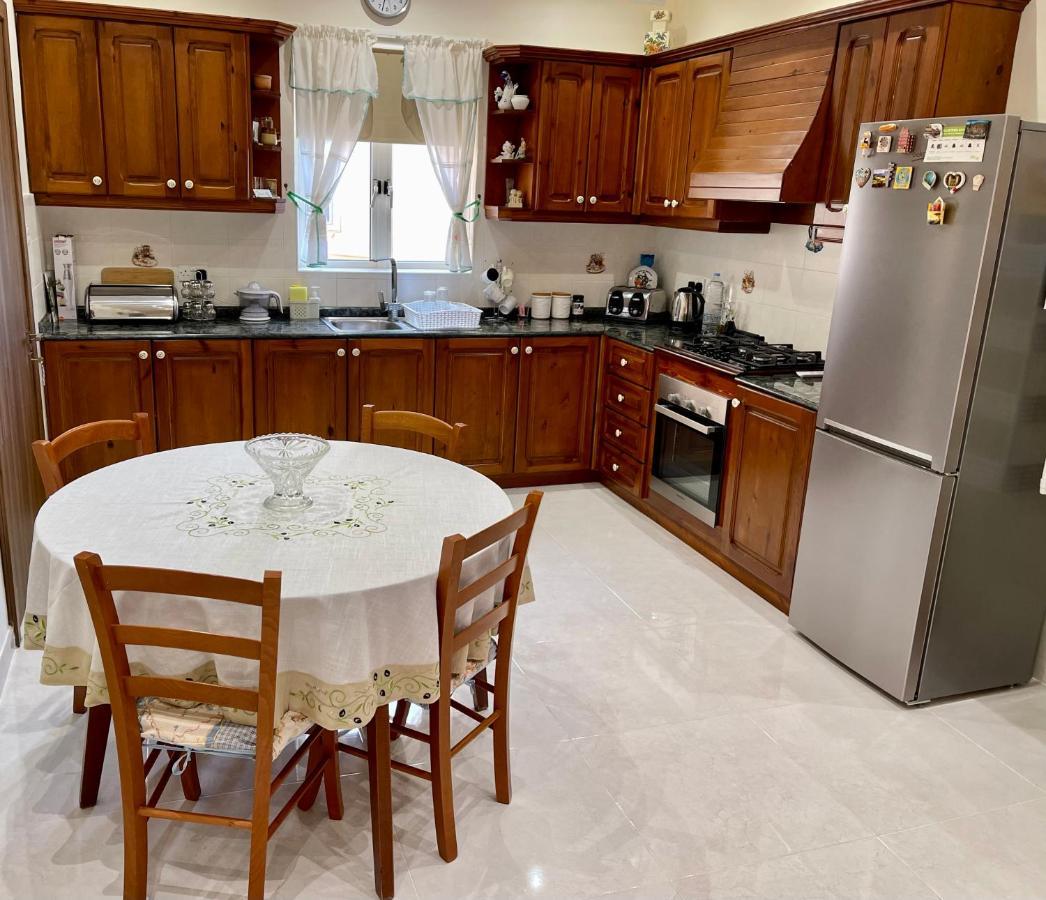 Sunrise Apt Near Beach Smarttv & Netflix บีร์เซบบูจา ภายนอก รูปภาพ